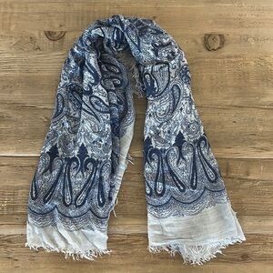 Lucky Brand scarf. One size